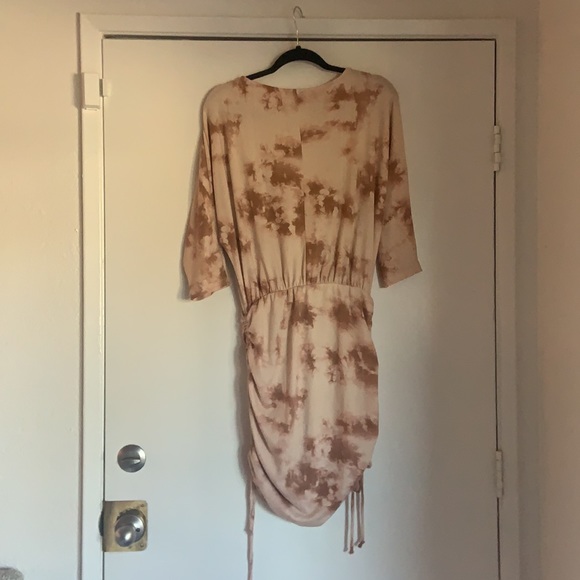 Gilli 3/4 sleeve cinch dress - Picture 2 of 4